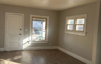 3 beds, 1 bath, 1,082 sqft, $950