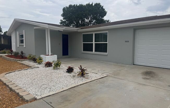Renovated 2/2 available now !