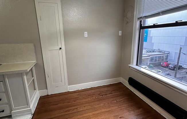 Studio, 1 bath, 429 sqft, $1,450, Unit Unit 307
