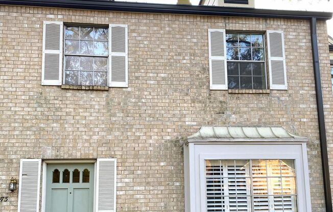 NW Hills Townhouse with amazing location!