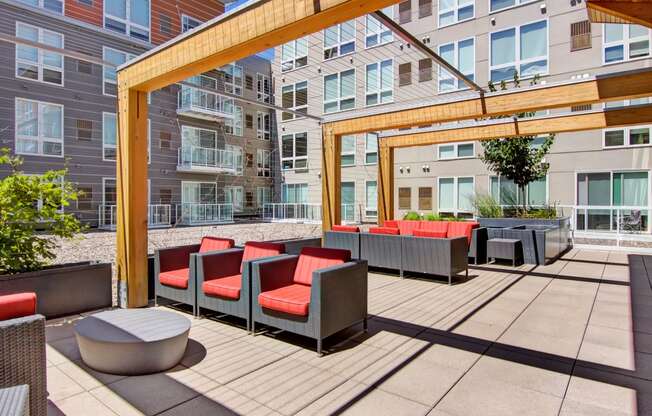 7West Outdoor Resident Lounge