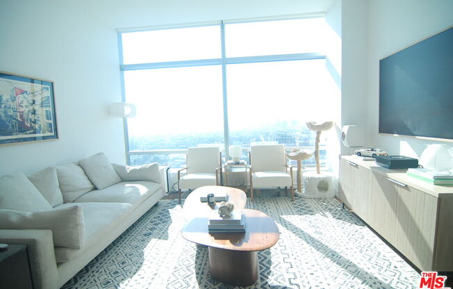 1 bed, 1.5 baths, 1,020 sqft, $5,500, Unit 31F