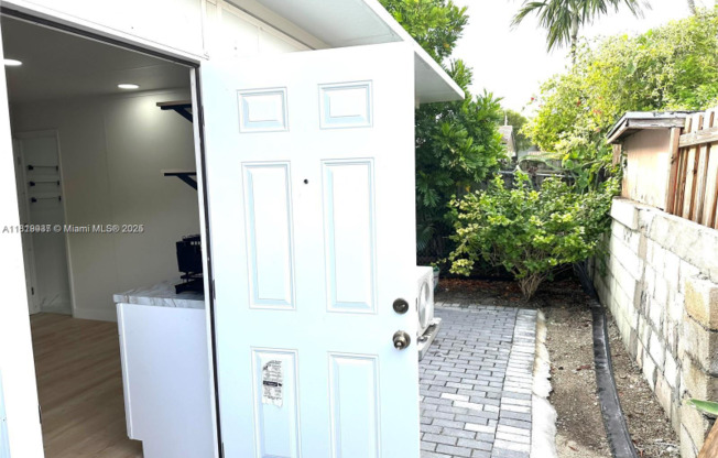 8235 SW 41 TER