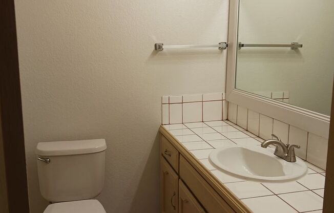 2 beds, 2 baths, 1,006 sqft, $875, Unit 80