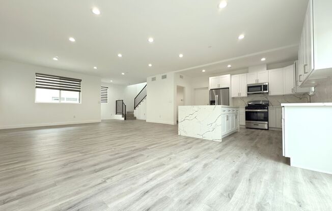 Chic Modern Living in Panorama City – 4 Bed, 4 Bath New Build