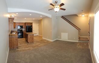 3 beds, 2.5 baths, 1,420 sqft, $1,595, Unit 162