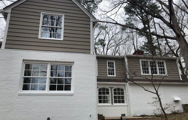 Beautiful Renovated 4 bedroom House-close to UNC Medical Center