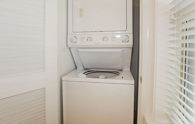 2 beds, 1 bath, 645 sqft, $2,650, Unit 1210WAV1