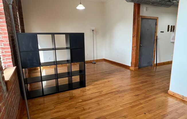Downtown Bridgeport 1-Bed, 1-Bath with All the Modern Touches