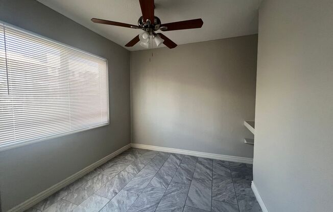 2 beds, 1 bath, $1,400, Unit 1422 - Back