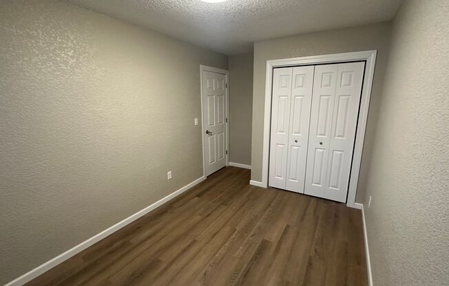 3 beds, 1 bath, $995, Unit 1