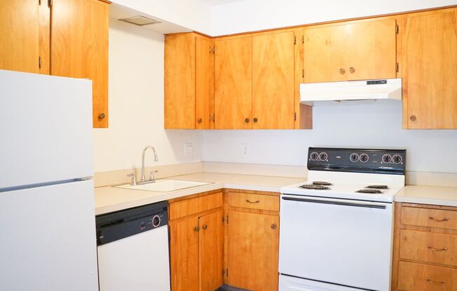 Great Location: Two-Bedroom with Patio & Parking!
