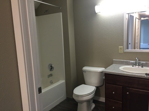 1 bed, 1 bath, 605 sqft, $830