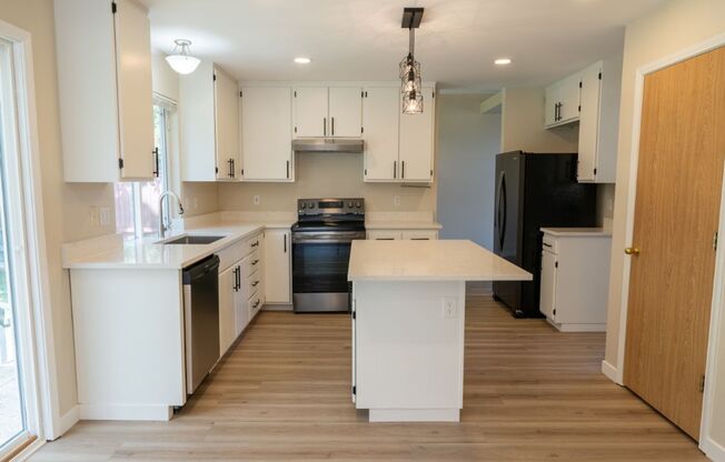 4Bd/3.5Ba Mill Creek House