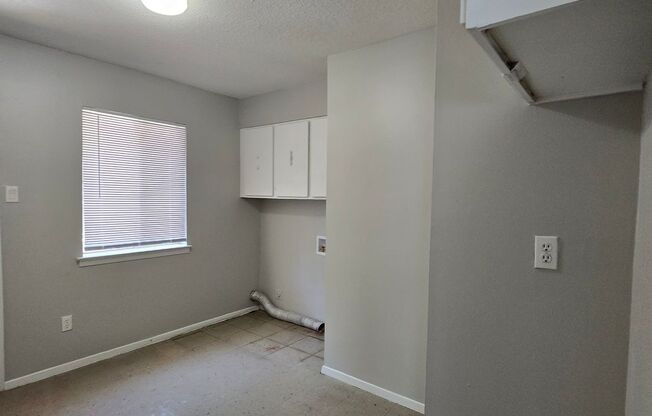 Welcome to 1996 Goldbrier Ln in Memphis, TN!