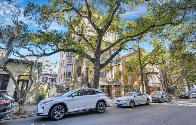 112 E Harris Street
