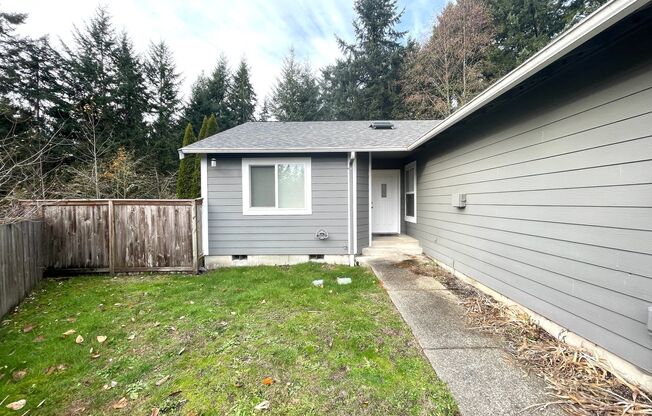 Remodeled 3-Bedroom Duplex Home in North Gig Harbor