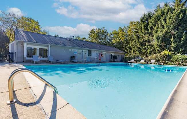 Outdoor Pool at Woodbridge Bloomington