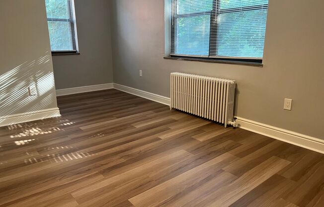 2 beds, 1 bath, 800 sqft, $1,840, Unit 6224 Fifth Ave. #315F