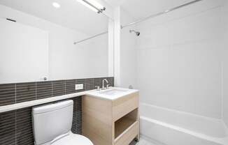 1 bed, 1 bath, $4,300, Unit 12C