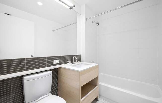 1 bed, 1 bath, $4,300, Unit 12C
