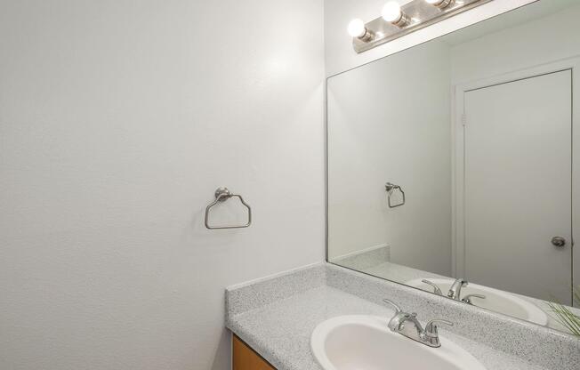 2 beds, 2 baths, 909 sqft, $1,119