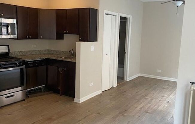 Studio, 1 bath, 475 sqft, $1,225, Unit 301