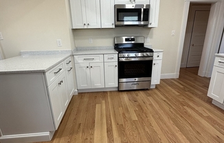 3 beds, 1 bath, 1,300 sqft, $3,495, Unit 3