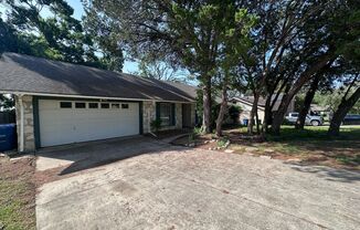 BEAUTIFUL WOOD FLOORING IN THIS 3 BR IN FOX RUN*NEISD SCHOOLS*SPLIT FLOOR PLAN*COVERED PATIO*SEPARATE DINING AREA*EASY ACCESS TO 1604, 35, RANDOLPH AFB, FT SAM, & SHOPPING