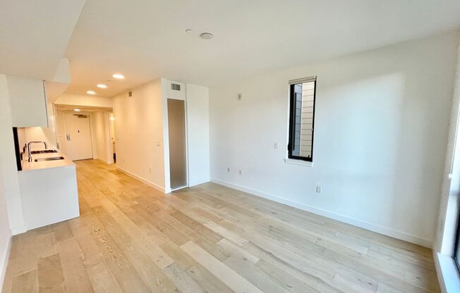 SOMA, Fitness Center, Shared Rooftop w/ Stunning Views, Laundry - PROGRESSIVE