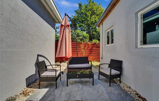 418 NW 47 ST