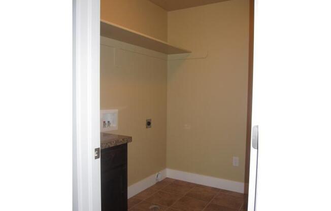 Beautiful Layton Townhome for Rent