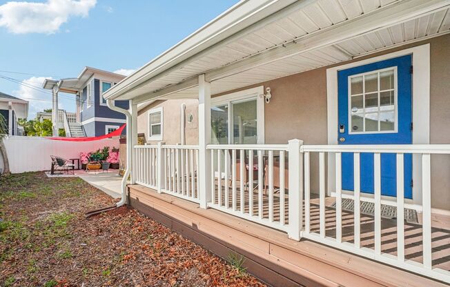 Fully Furnished 1-bedroom, 1-bath Short-Term Rental Cottage in Grand Central St. Pete!