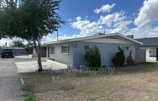 1319 W 4 ST