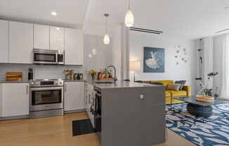 1 bed, 1 bath, 651 sqft, $2,850, Unit 401R