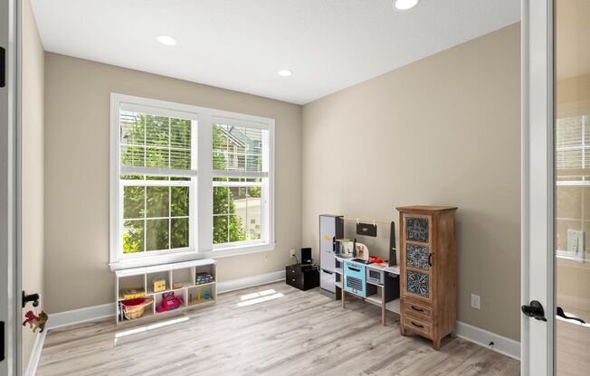 Stunning Spacious 5 BD* 3.5 BA* Single Family Home Located In North Bethany at Bethany Ridge Neighborhood *Location Location Location!* A+ Schools!