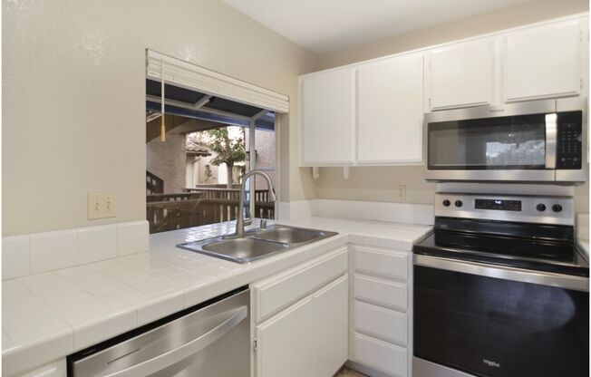 1 bed, 1 bath, $2,600, Unit UNIT E