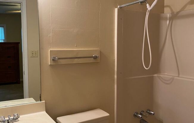 1909 S. Milledge Ave #2 | 2 BED 2.5 BATH TOWNHOUSE + COMMUNITY POOL
