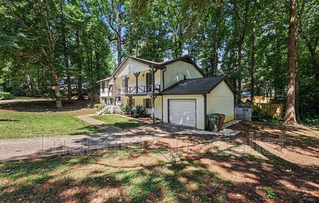 1012 ASKHAM DR