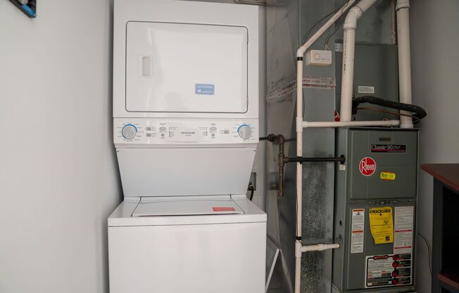 2 beds, 2 baths, 1,000 sqft, $2,225, Unit 4730-403