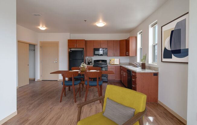 2 beds, 1 bath, 789 sqft, $1,655, Unit 408