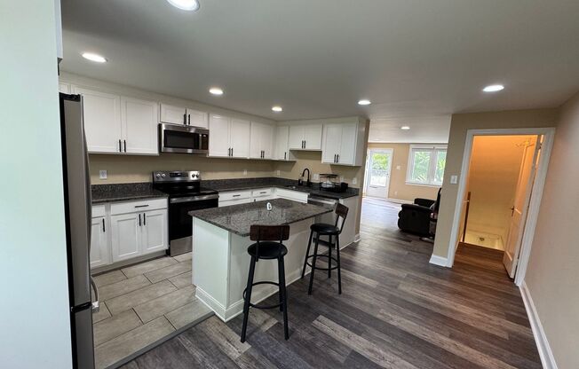 Newly Renovated 3-Bedroom Townhome in Drexel Hill! Available NOW!