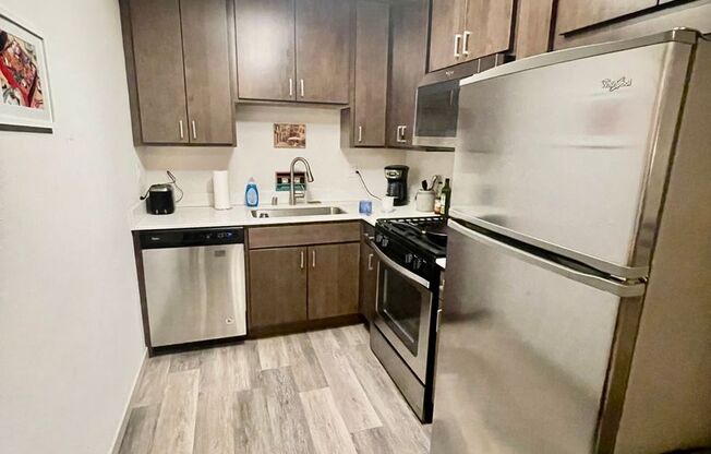 2 beds, 1 bath, $1,350, Unit 318