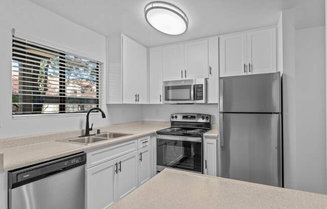 Sagecliff Apartments Model Kitchen