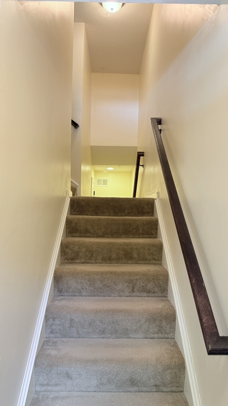 1816 RUTGERS LN