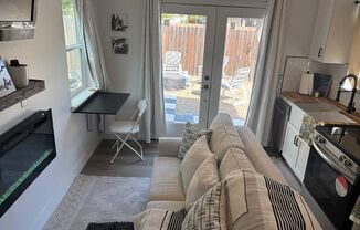 Charming Backyard Studio – All Utilities Included - Even WiFI