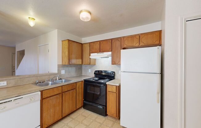 3 beds, 2 baths, $950