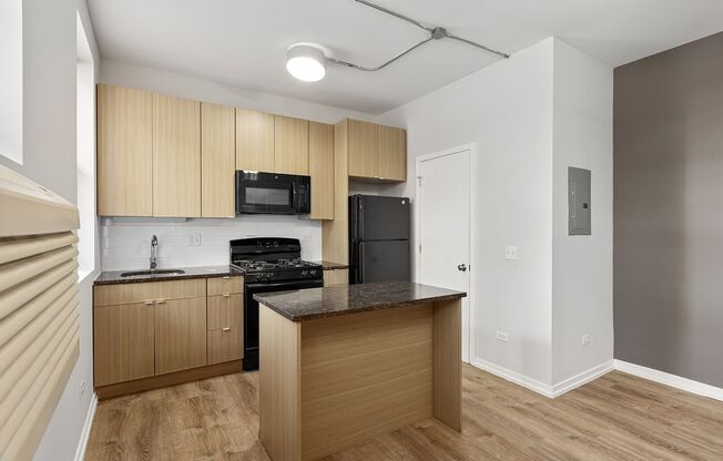 2 beds, 1.5 baths, 672 sqft, $2,400, Unit 107