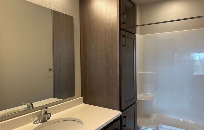 2 beds, 2 baths, 1,070 sqft, $1,495, Unit 204