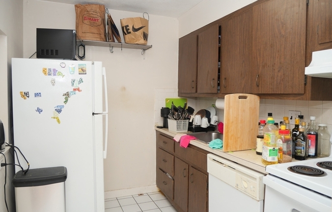 1 bed, 1 bath, 999 sqft, $2,600, Unit 26